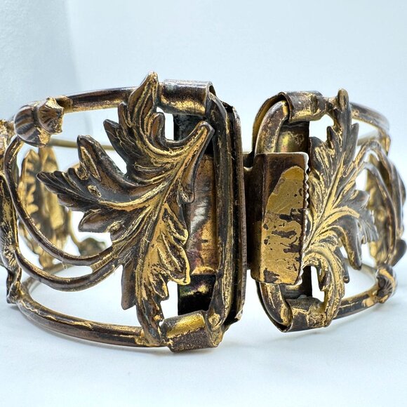 Victorian Repousse Brass Cuff Bangle With Floral Design Vintage - Picture 11 of 12